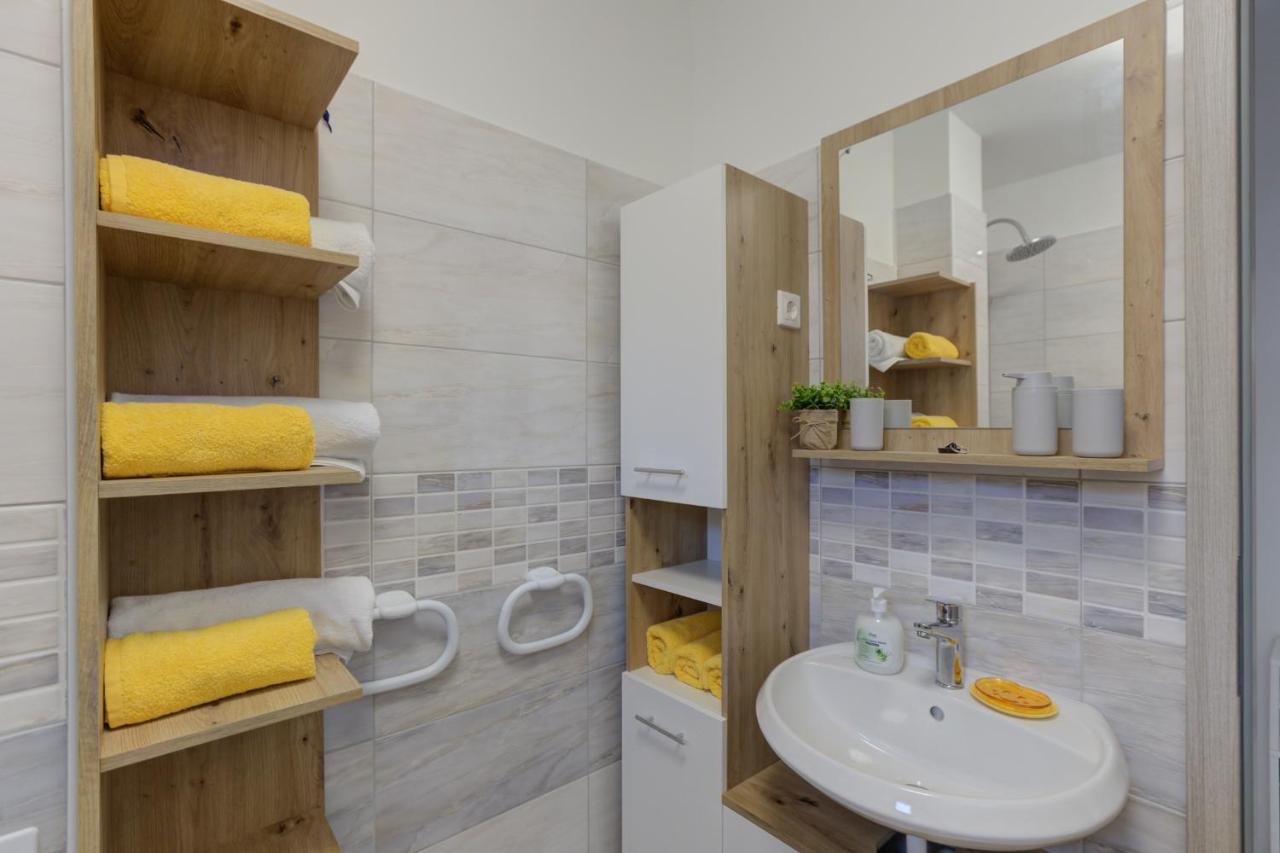 Demi Apartment เซนญ์ ภายนอก รูปภาพ